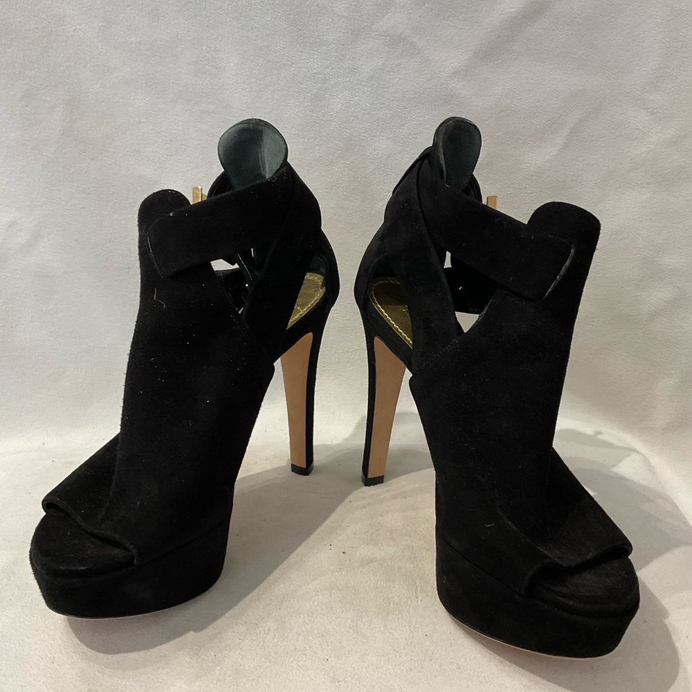 Louis Vuitton Heels - Picture 5 of 6